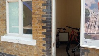 Plus de détails pour Station Rd, Stoke Mandeville - Commerce de détail à louer