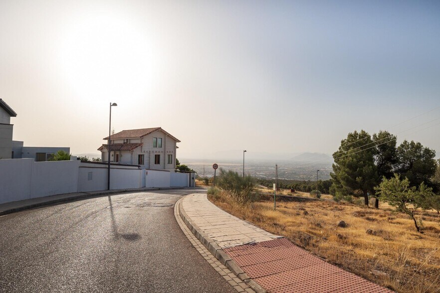 Calle Cúllar Vega, 42, La Zubia, Granada à vendre - Photo du bâtiment - Image 2 de 18