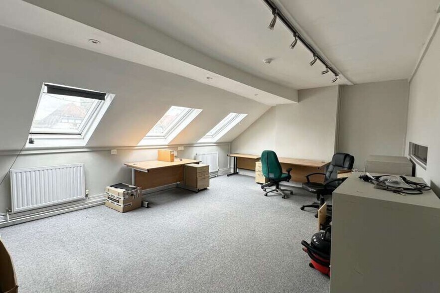 77-79 Station Rd, Londres à vendre - Photo du bâtiment - Image 2 de 10