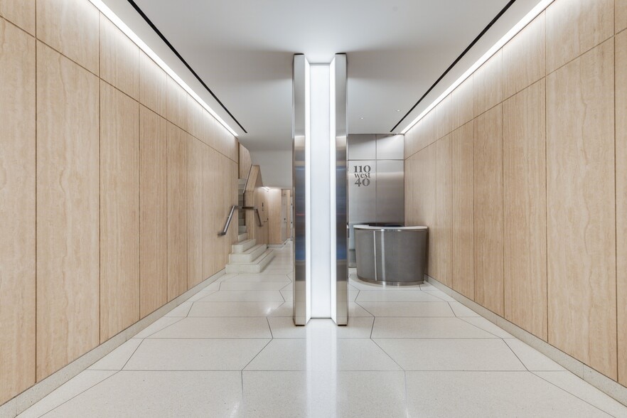 110 W 40th St, New York, NY for lease - Lobby - Image 3 of 18