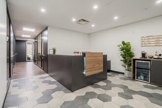 100 Rd Amherst, Beaconsfield, QC for lease Interior Photo- Image 2 of 7