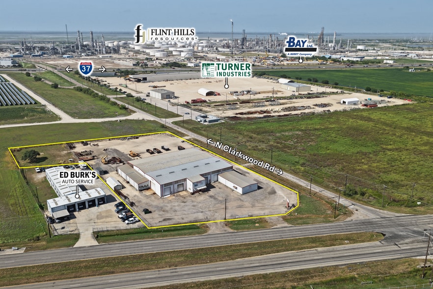 9002 Leopard St, Corpus Christi, TX for sale - Building Photo - Image 3 of 30