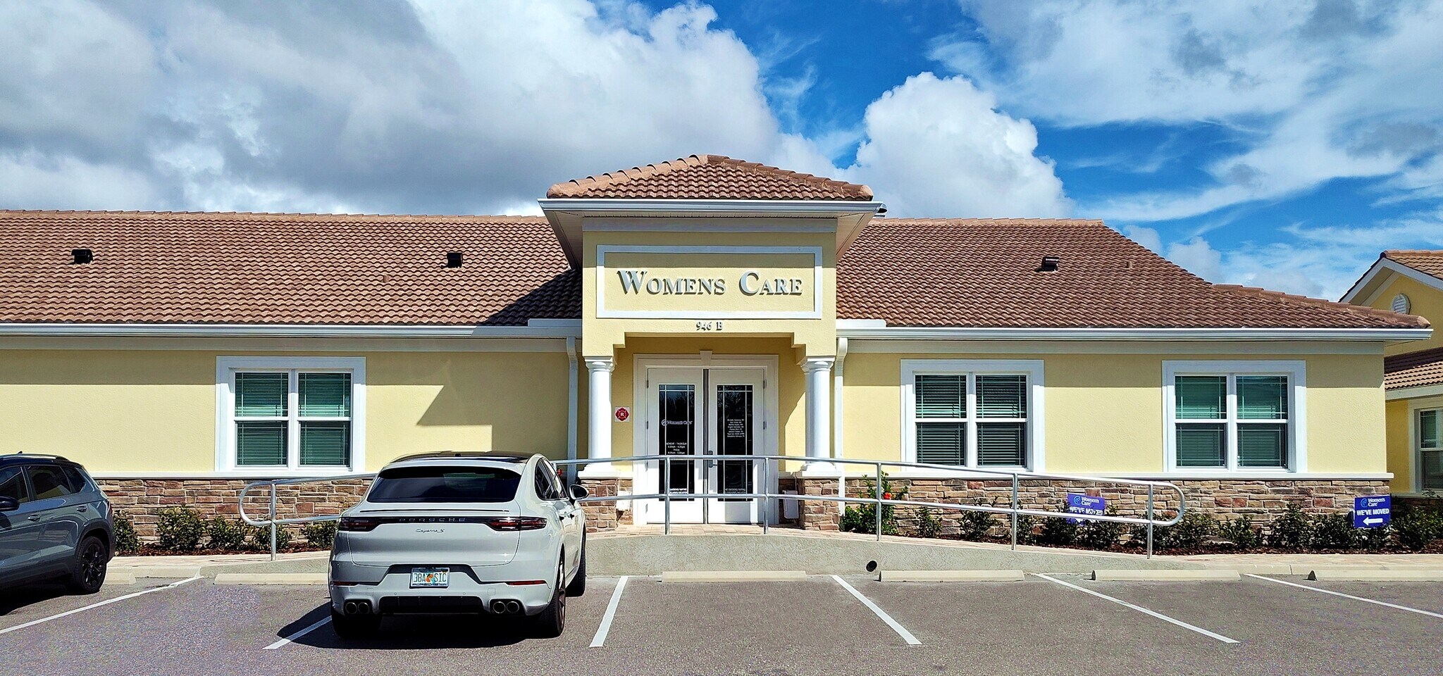 946 Cypress Village Blvd, Sun City Center, FL à vendre Photo du bâtiment- Image 1 de 1