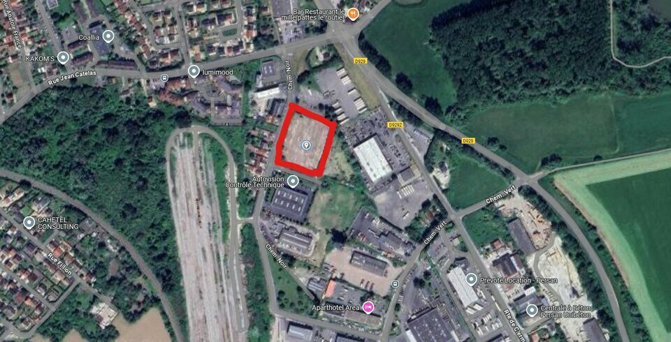 Flex in Persan for sale - Aerial - Image 2 of 5
