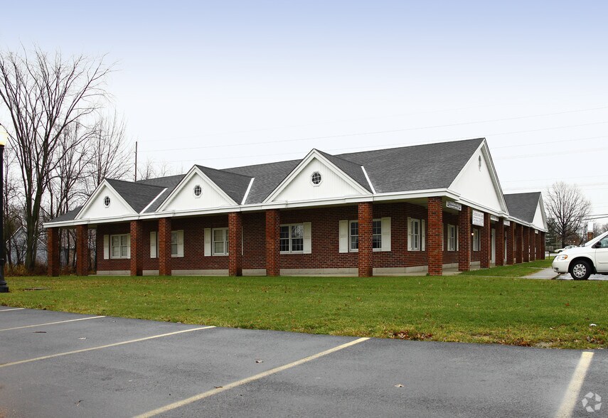 419 Main St, Grafton, OH à louer - Photo du bâtiment - Image 3 de 8