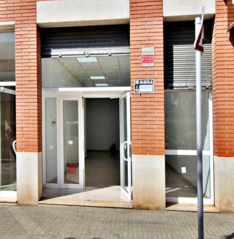 Retail in Polinyà, Barcelona for lease Interior Photo- Image 1 of 7