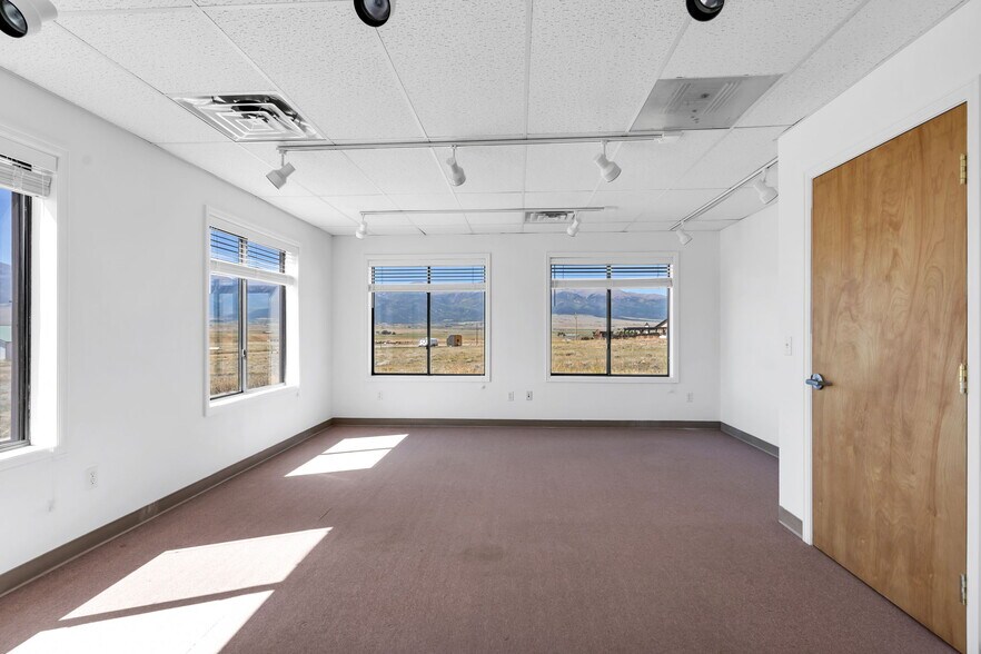 101 Ridgeline Dr, Westcliffe, CO à vendre - Photo intérieure - Image 3 de 17