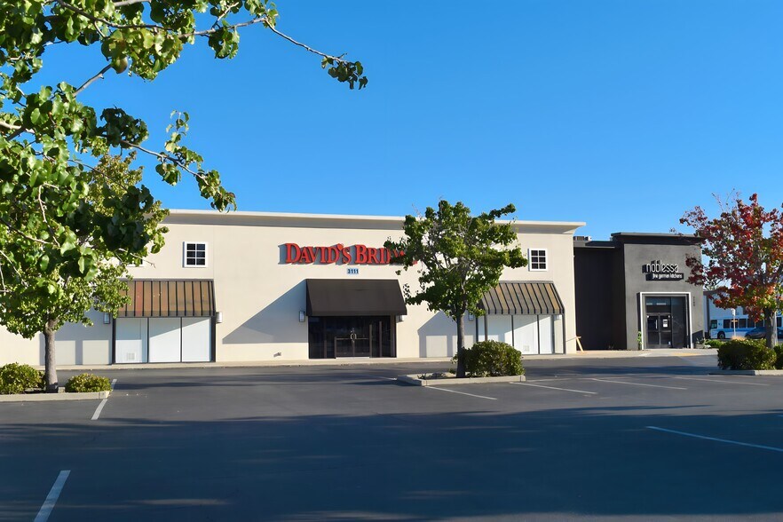 3109-3111 Stevens Creek Blvd, San Jose, CA à louer - Photo du bâtiment - Image 2 de 11