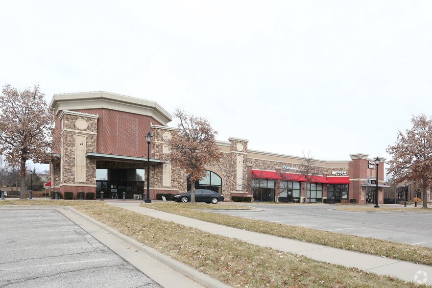 151st St, Leawood, KS for lease - Primary Photo - Image 2 of 8