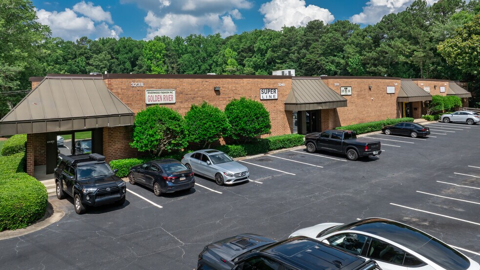 3238-3250 Oakcliff Industrial St, Doraville, GA à louer - Photo du bâtiment - Image 3 de 5