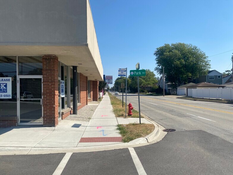 9046 31st St, Brookfield, IL for lease - Building Photo - Image 2 of 8