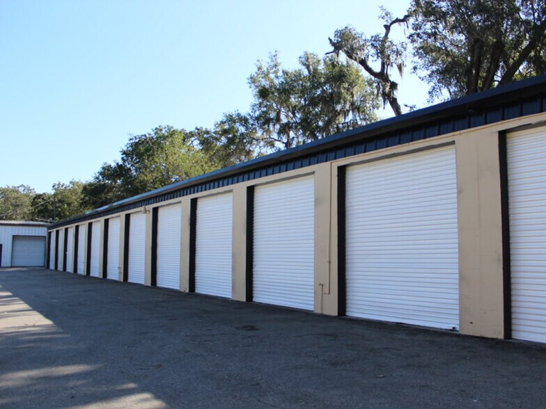 13652 N 12th St, Tampa, FL à louer - Photo du bâtiment - Image 3 de 9