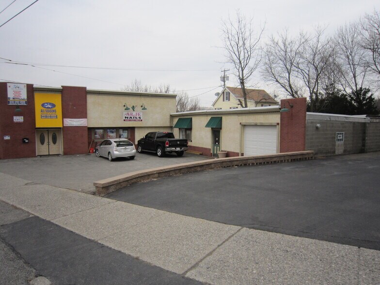 11 Quassaick Ave, New Windsor Township, NY à vendre - Photo du bâtiment - Image 3 de 26