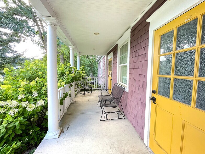 205 Brooklea Dr, Fayetteville, NY à vendre - Photo du bâtiment - Image 3 de 45