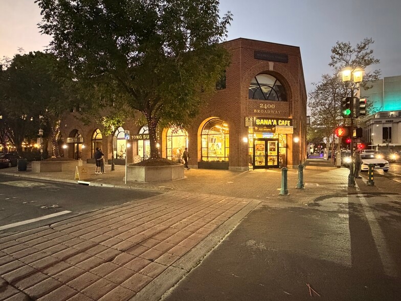 2400 Broadway, Redwood City, CA for sale - Primary Photo - Image 1 of 11