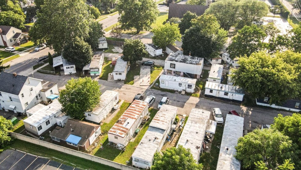 35270 Glenwood Rd, Westland, MI for sale - Building Photo - Image 3 of 5