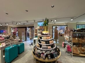 Commerce de détail dans Barcelone, Barcelona à louer Photo intérieure- Image 2 de 8