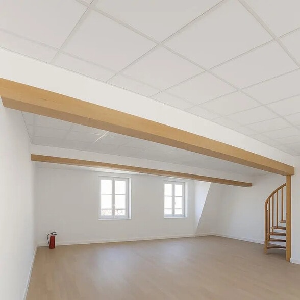 Office in Paris for lease - Interior Photo - Image 1 of 6