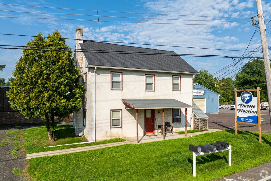 3003 Main St, Green Lane, PA à louer - Photo principale - Image 1 de 5