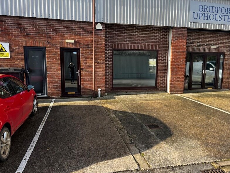 Sea Rd N, Bridport for lease - Building Photo - Image 2 of 2