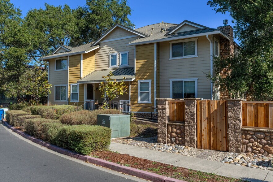 204 Rosebud Ln, Saint Helena, CA à vendre - Photo du bâtiment - Image 3 de 27