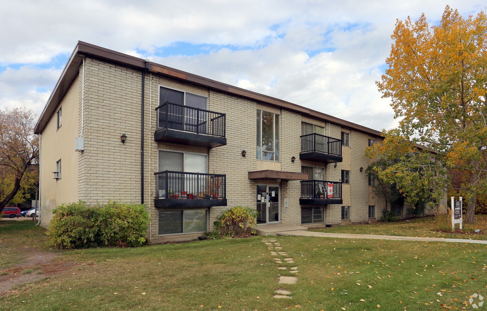 10140 156th St NW, Edmonton, AB for sale Primary Photo- Image 1 of 1