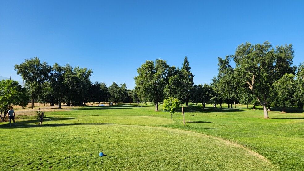 Skyway & Longest Drive Land portfolio of 2 properties for sale on LoopNet.ca - Building Photo - Image 3 of 9