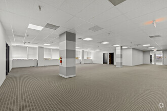 4001 Airport Fwy, Bedford, TX for lease Interior Photo- Image 2 of 6