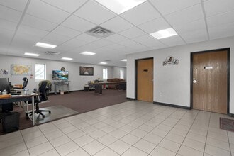 2495 Creekway Dr, Columbus, OH for lease Building Photo- Image 2 of 20