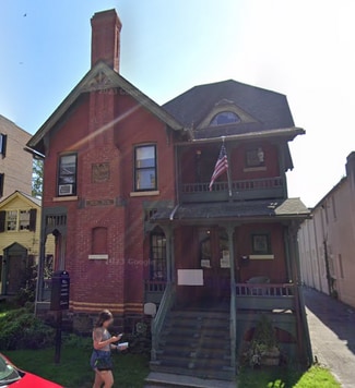 Plus de détails pour 109 E Seneca St, Ithaca, NY - Bureau à vendre