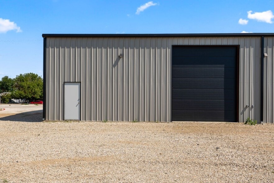 2036 Seaborn Road Building 3 Suite A, Ponder, TX for lease - Building Photo - Image 2 of 62