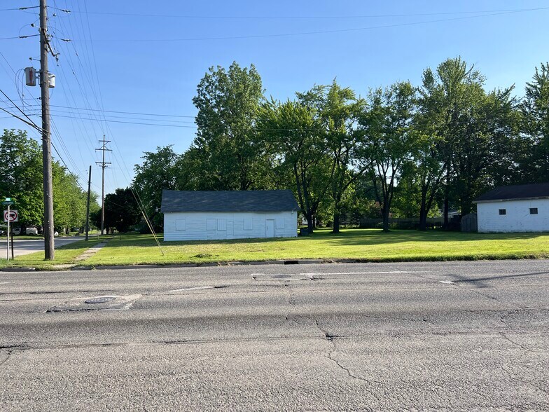 1401 Corunna ave, Owosso, MI à vendre - Photo du bâtiment - Image 2 de 4