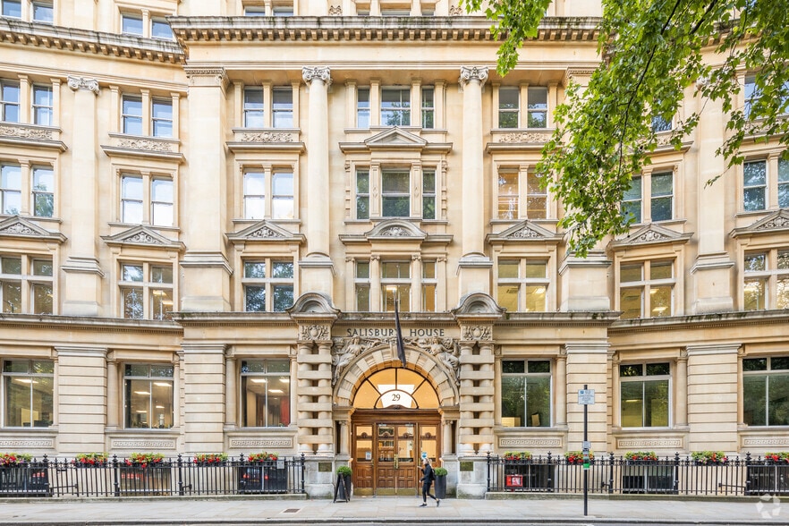 28-31 Finsbury Circ, London for lease - Building Photo - Image 3 of 23