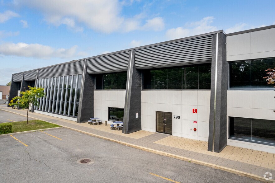 789-799 Jean-Paul-Vincent, Longueuil, QC à vendre - Photo du bâtiment - Image 1 de 1