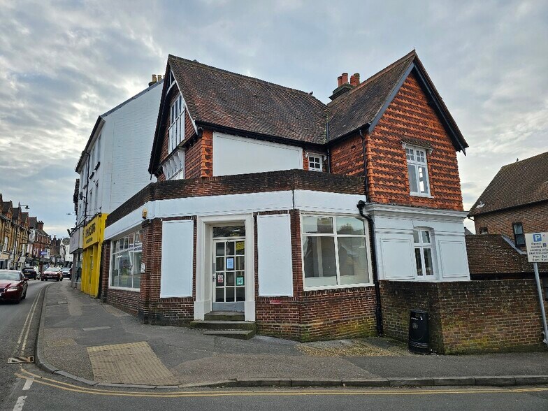 251 High St, Dorking à louer - Photo du bâtiment - Image 3 de 11