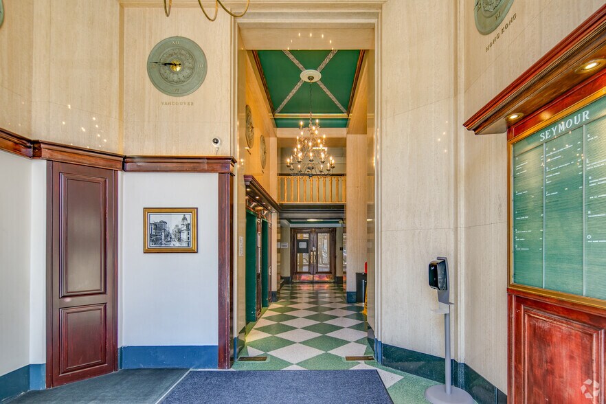 525 Seymour St, Vancouver, BC à louer - Hall d’entrée - Image 2 de 17