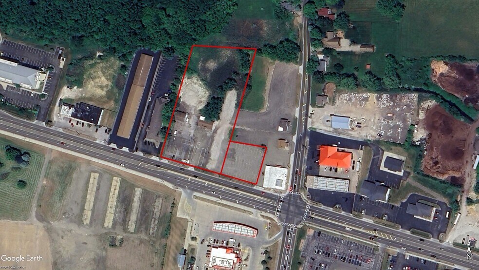 811 Edison St NW, Hartville, OH à vendre - Photo du bâtiment - Image 2 de 3