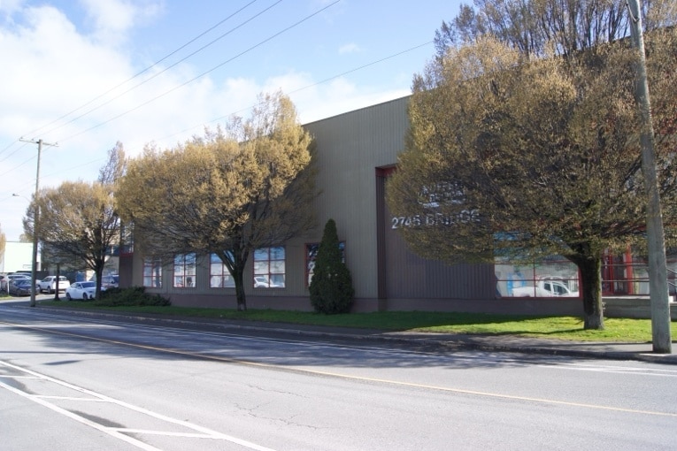 2745 Bridge St, Victoria, BC for sale - Building Photo - Image 3 of 5