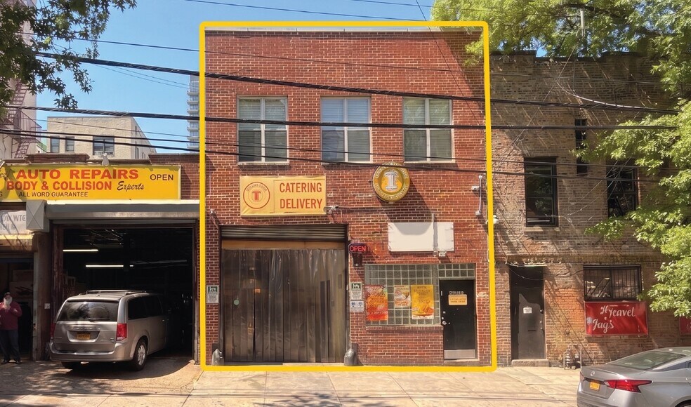 24-08 40th Ave, Long Island City, NY à louer - Photo du bâtiment - Image 1 de 5