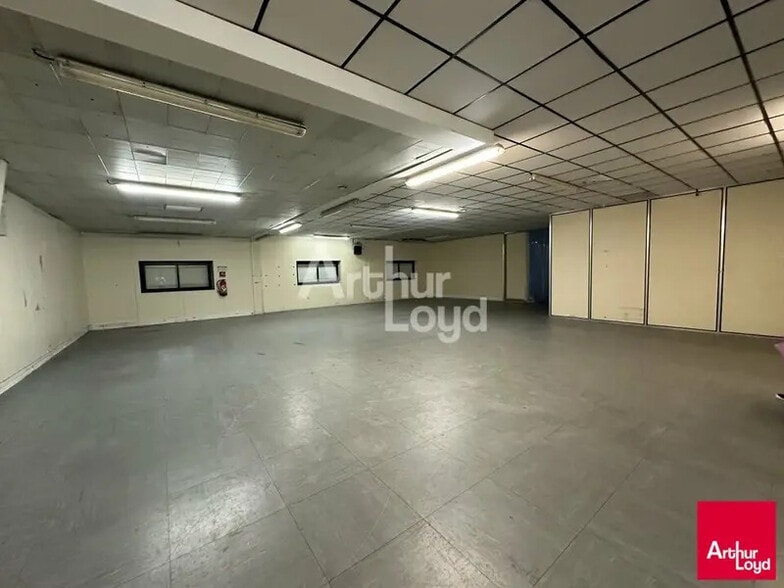 Flex in Betton for lease - Building Photo - Image 2 of 12