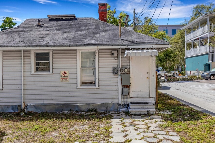 7 Rhoda Ct S, Saint Petersburg, FL for sale - Building Photo - Image 2 of 14