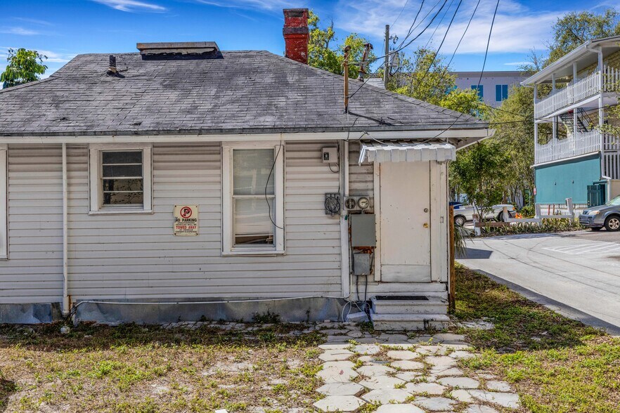 7 Rhoda Ct S, Saint Petersburg, FL à vendre - Photo du bâtiment - Image 2 de 14