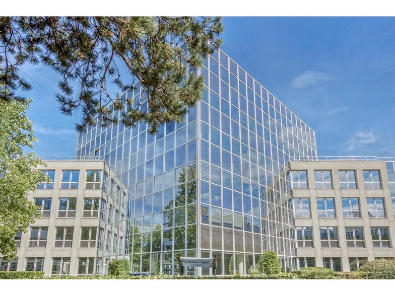 Bureau dans Vélizy-Villacoublay à louer - Photo du bâtiment - Image 2 de 5