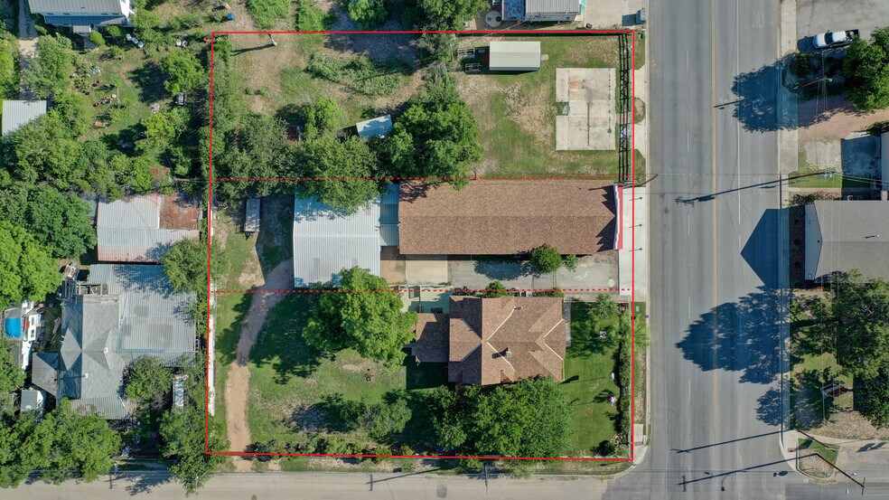 105 N 11th St, Junction, TX à vendre - Photo du bâtiment - Image 3 de 9
