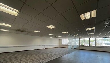 Blackburn Rd, Rossendale for lease Interior Photo- Image 2 of 4