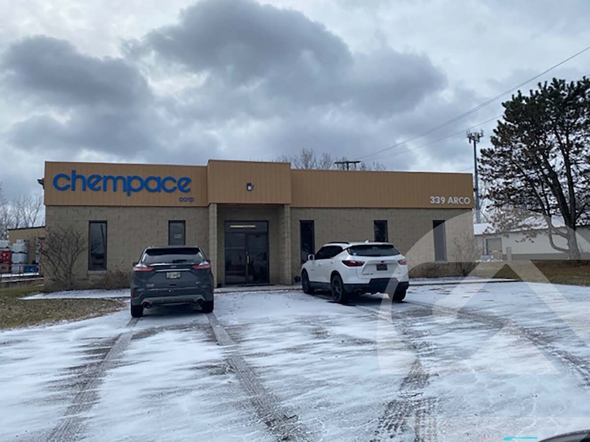 337 Arco Dr, Toledo, OH à louer Photo du bâtiment- Image 1 de 2