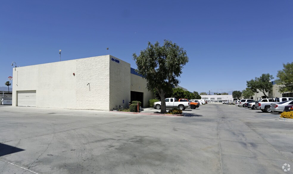 44909 Golf Center Pky, Indio, CA à louer - Photo du bâtiment - Image 3 de 4