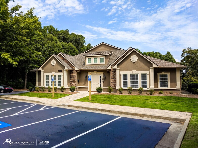 1230 Upper Hembree Rd, Roswell, GA à louer - Photo du bâtiment - Image 2 de 18
