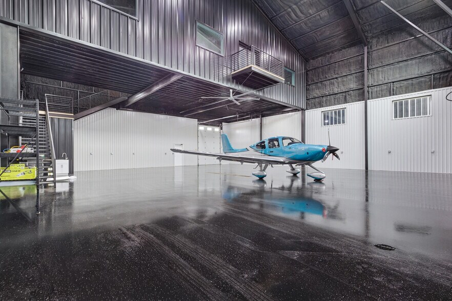 15850 Salado Airport Rd, Salado, TX à vendre - Photo du bâtiment - Image 2 de 13
