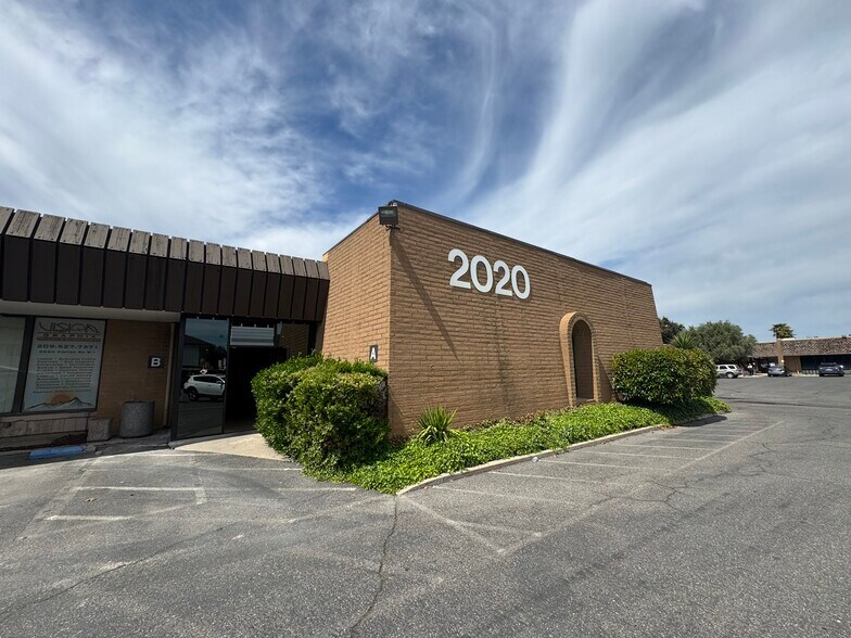 2020 Coffee Rd, Modesto, CA à vendre - Photo du bâtiment - Image 3 de 10